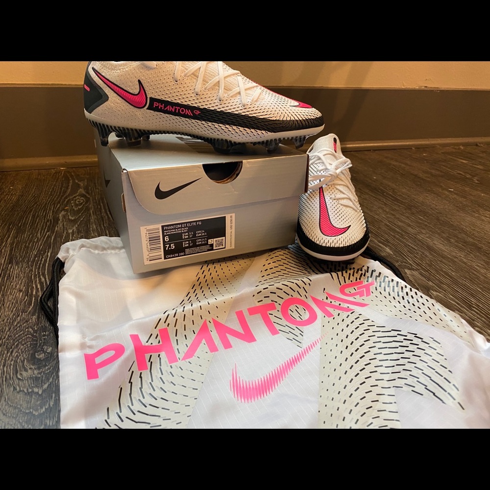 Nike Phantom GT Elite FG Soccer Cleats
